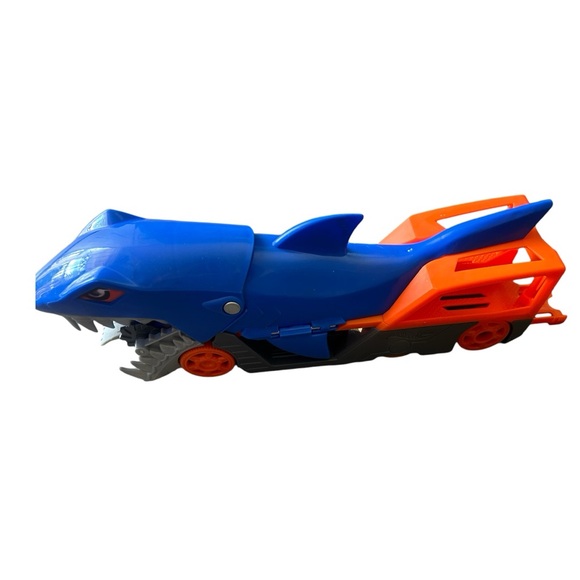 HOT WHEELS BUNDLE! Mega Hauler Truck & HW Toy Car Shark Chomp Transporter. - Picture 5 of 7